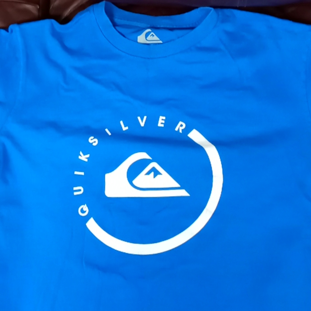 Quiksilver t shirt